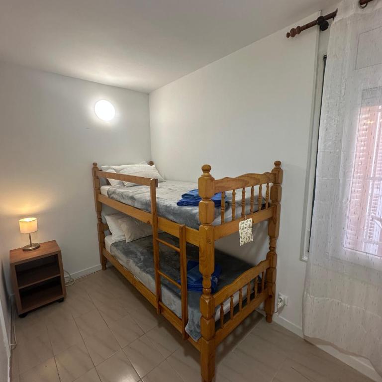 Apartamento céntrico con amplia terraza en L'Estartit - Parking incluido - Three-Bedroom Apartment - 10