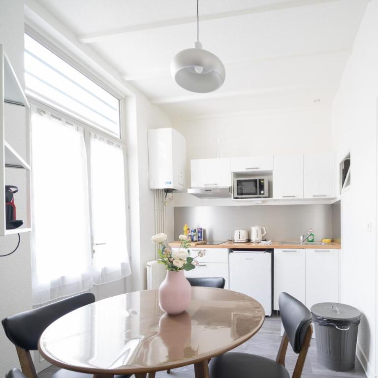 AppartUnique - Chez Murillo - Thermes - Calme & Cour - Appartement 1 Chambre - 10
