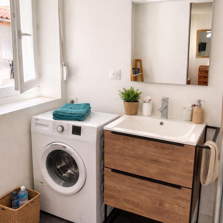 BLUE Studio cosy et calme proche du centre avec TV et Wifi - Appartement - Rez-de-Chaussée - 7