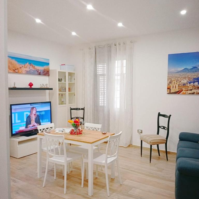 Trieste Apartment - Appartamento con 2 Camere da Letto - 7