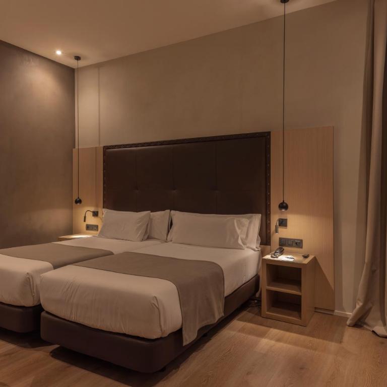 Gran Hotel Barcino 4 Estrellas SUPERIOR - Superior Interior Double Room - 2