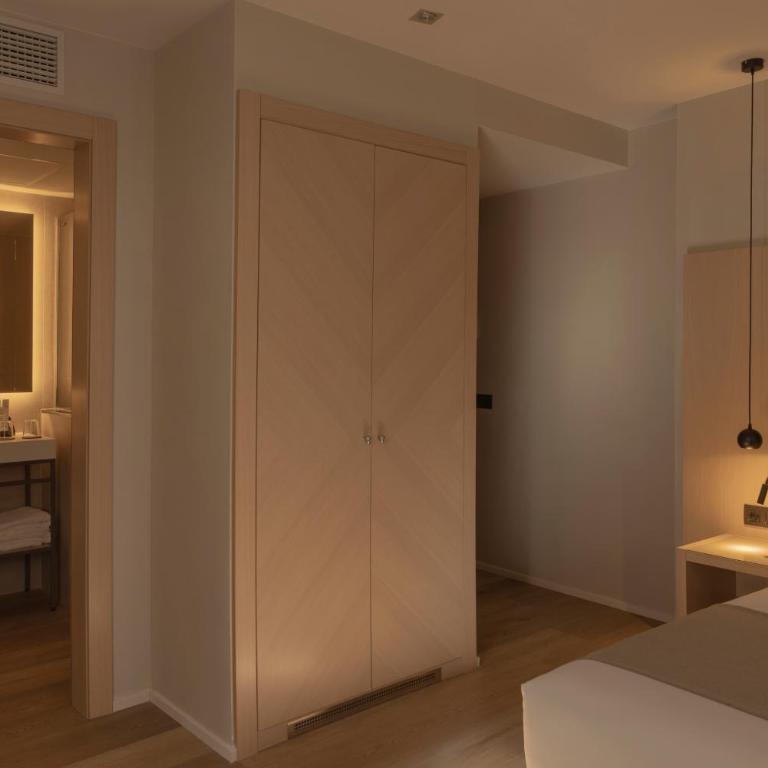 Gran Hotel Barcino 4 Estrellas SUPERIOR - Superior Double or Twin Room - 4