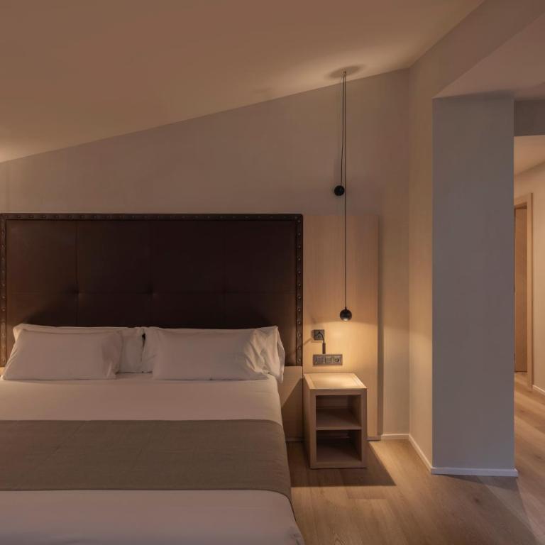 Gran Hotel Barcino 4 Estrellas SUPERIOR - Suite - 3
