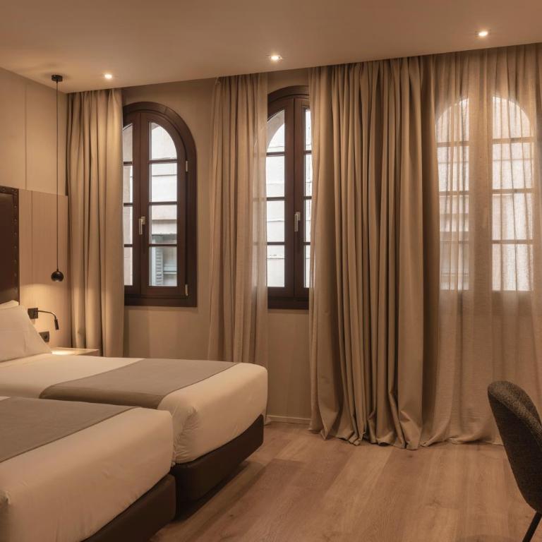 Gran Hotel Barcino 4 Estrellas SUPERIOR - Superior Double or Twin Room - 2