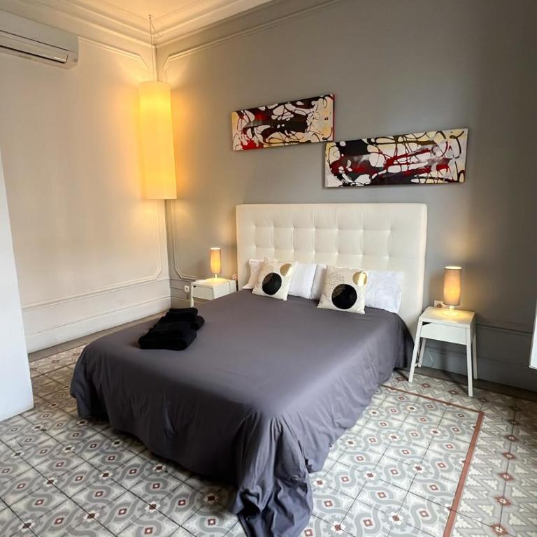 Des Artistes - Superior Double Room with Balcony and Shared Bathroom - 3