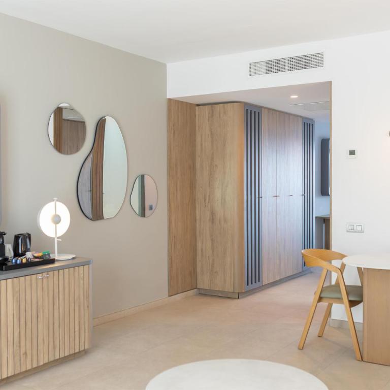 Radisson Blu Resort, Lanzarote Adults Only - Suite con vistas parciales al mar - 1