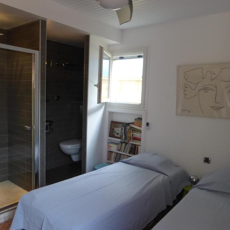 A 80 m de la superbe plage de la fossette, maison façon loft - Appartement 2 Chambres - 8