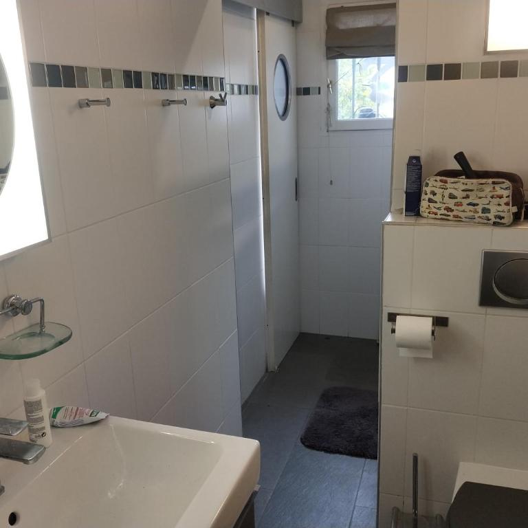 A 80 m de la superbe plage de la fossette, maison façon loft - Appartement 2 Chambres - 9
