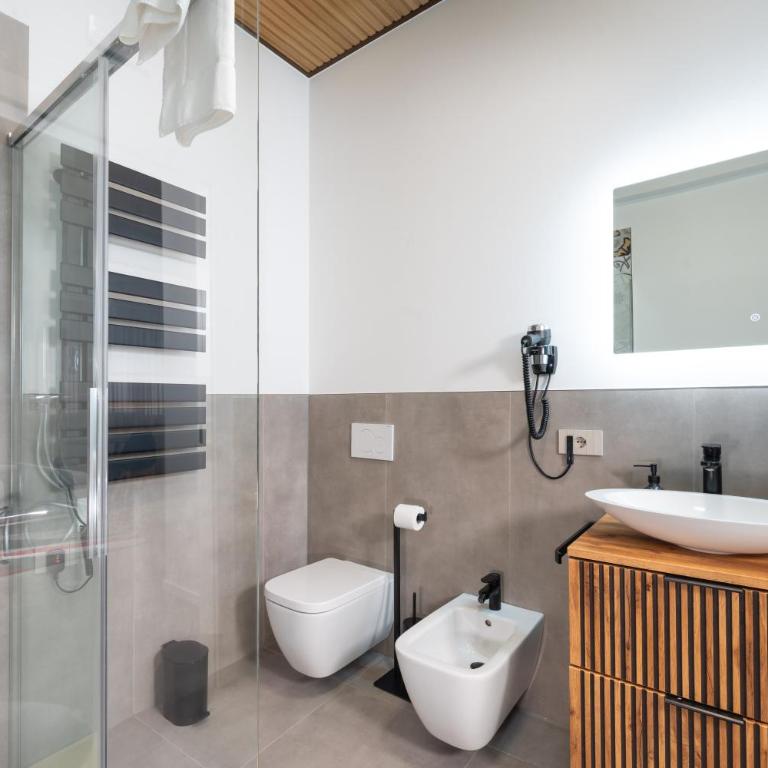 Center Rooms Verona - Deluxe Double Room with Shower - 7