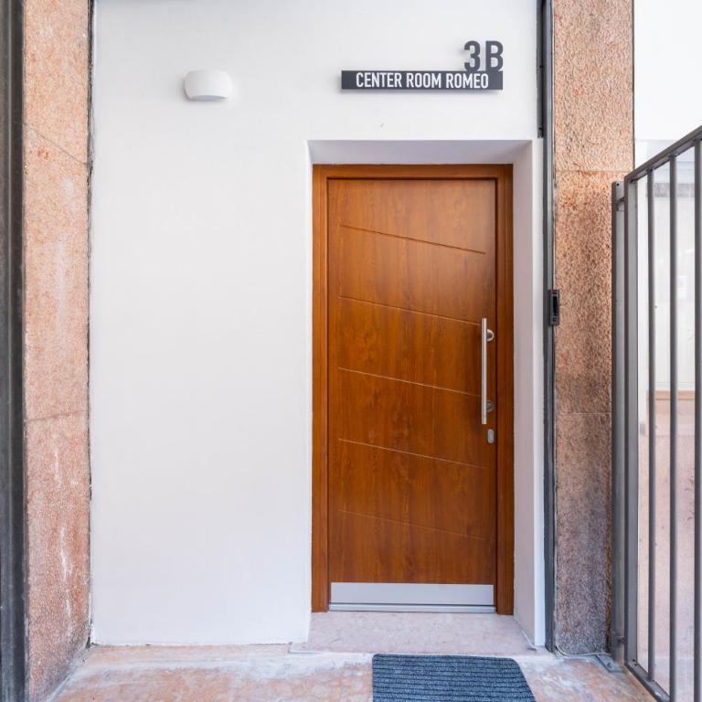 Center Rooms Verona - Deluxe Double Room with Shower - 4
