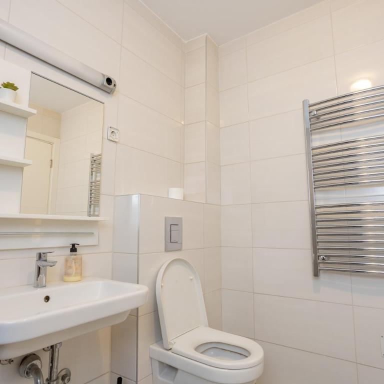 Don Vito - One-Bedroom Apartment - 11