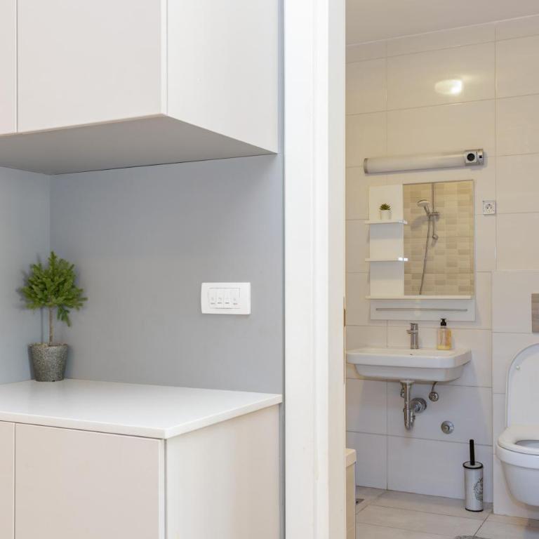 Don Vito - One-Bedroom Apartment - 21