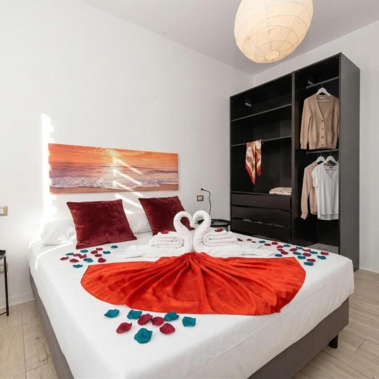 Window of Lake Family Apartment with Parking Spot DesenzanoLoft Official Partner Homes & Villas by Marriott Bonvoy - Appartamento con Vista Lago - 22