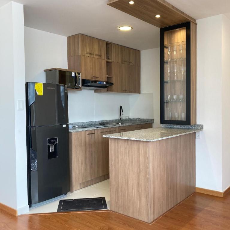 Apartment near La Carolina Park and Riocentro Security&Parking - Two-Bedroom Apartment - 3