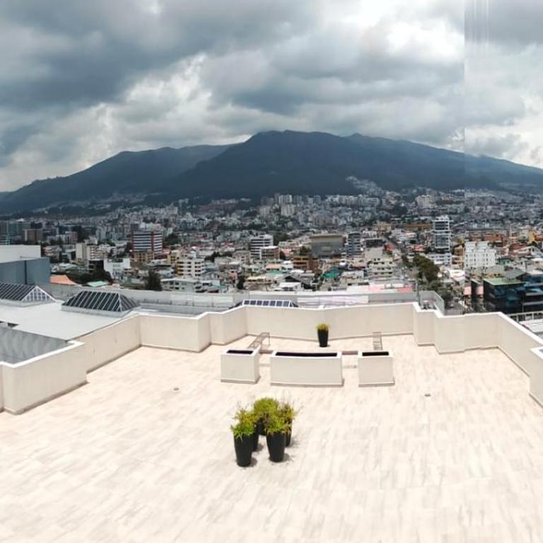 Apartment near La Carolina Park and Riocentro Security&Parking - Two-Bedroom Apartment - 10