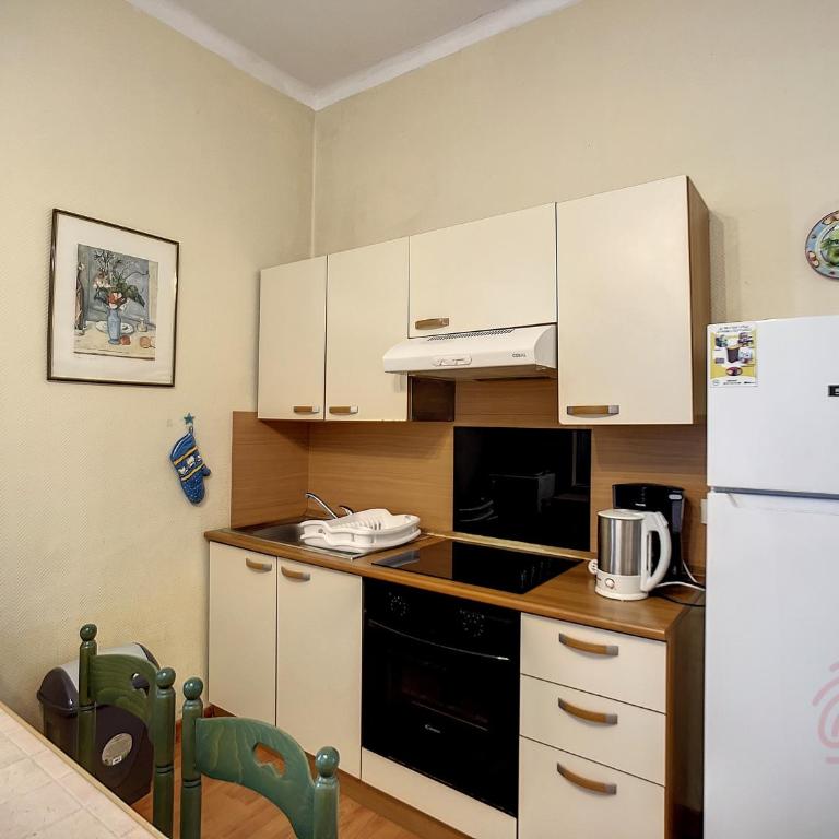 Bel F2 lumineux avec terrasse privée, à 5 min des Thermes et cœur de ville, animaux acceptés - FR-1-451-37 - Appartamento con 1 Camera da Letto - 2
