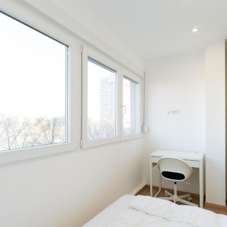 Sunny Apartment with Balcony and great Wi-Fi - Two-Bedroom Apartment - 9