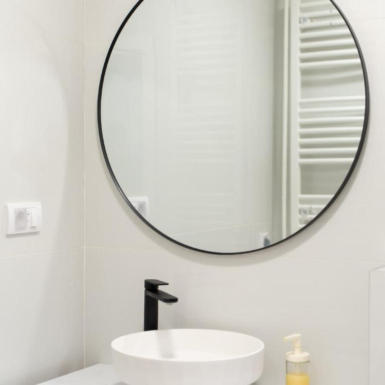 Sunny Apartment with Balcony and great Wi-Fi - Two-Bedroom Apartment - 12
