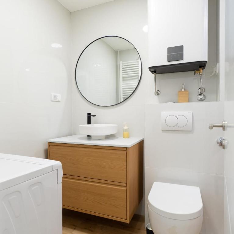 Sunny Apartment with Balcony and great Wi-Fi - Two-Bedroom Apartment - 15