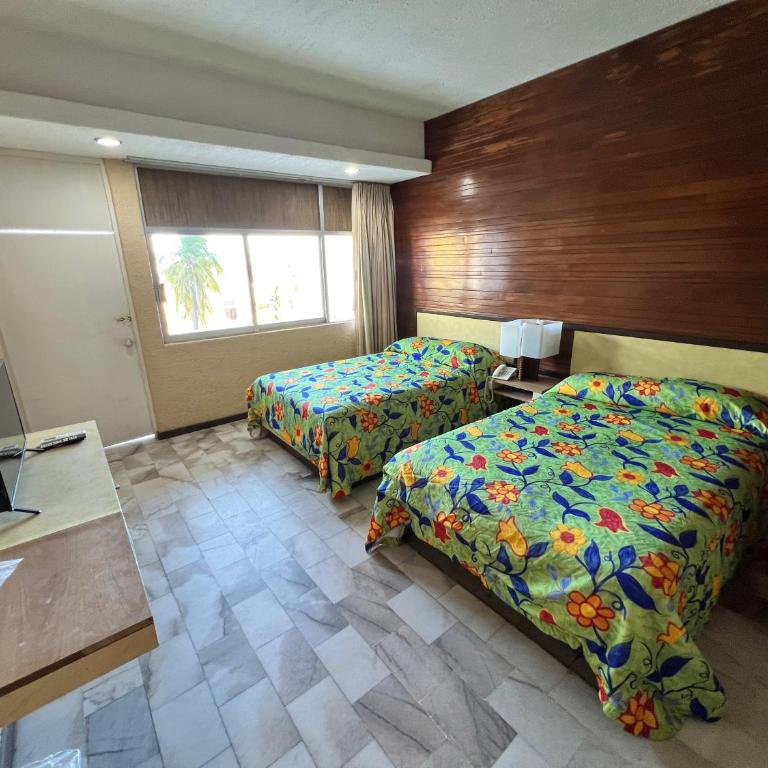 Hotel De Cima Beach Club - Standard Twin Room with Garden View - 1