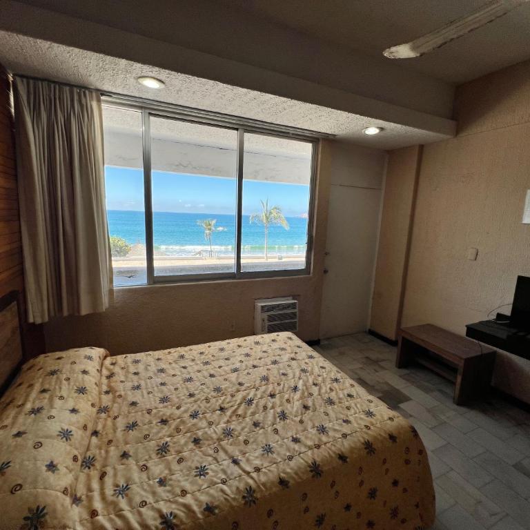 Hotel De Cima Beach Club - Standard Twin Room with Sea View - 3