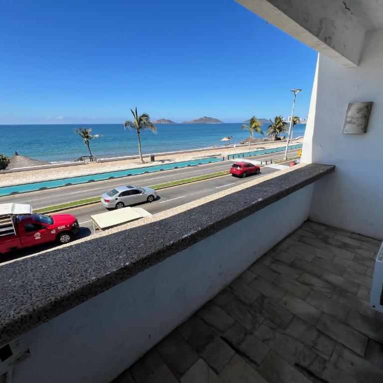 Hotel De Cima Beach Club - Standard Twin Room with Sea View - 8