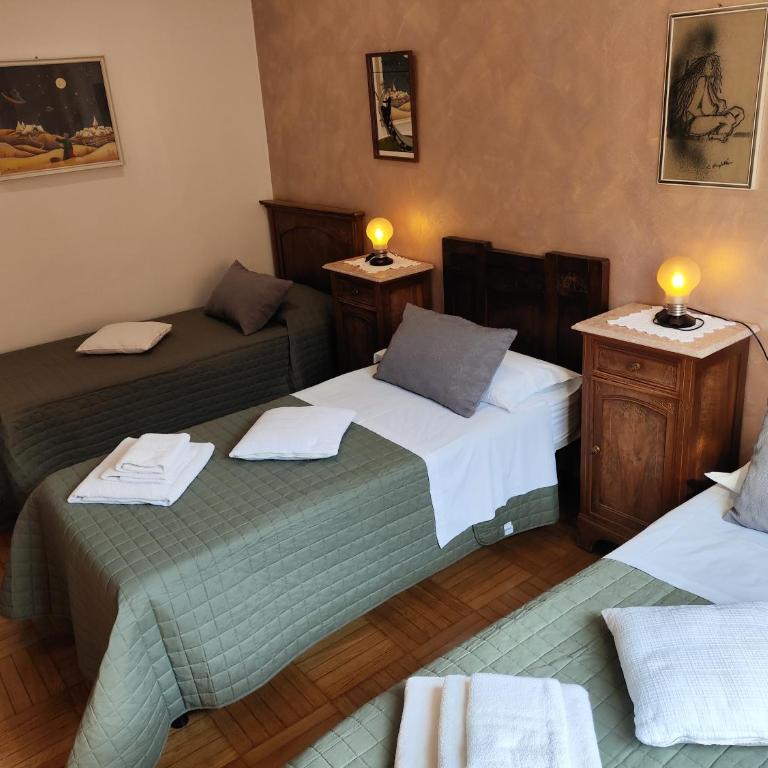 Bed & Breakfast CENTRALE - Camera Tripla con Bagno Privato Esterno - 22