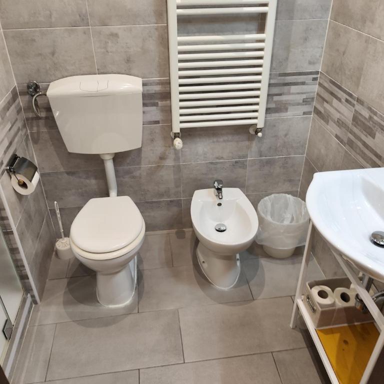 Bed & Breakfast CENTRALE - Camera Matrimoniale/Doppia con Letti Singoli con Vista Città - 20