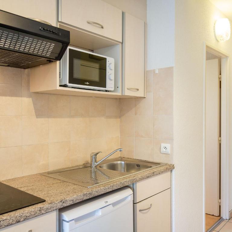 Studio Climatisé Proche Plage et Commerces avec Balcon, Wi-Fi et Parking - FR-1-466A-16 - Studio - 7