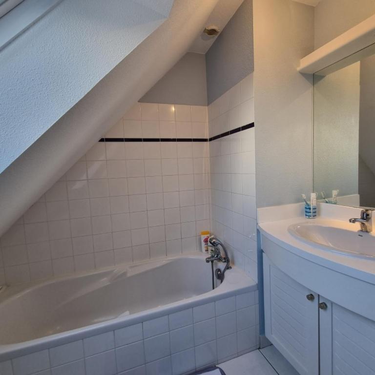 Maison en pierres typique, 3 chambres, parking, proche plages à Arzon - FR-1-775-43 - Maison de Vacances - 29