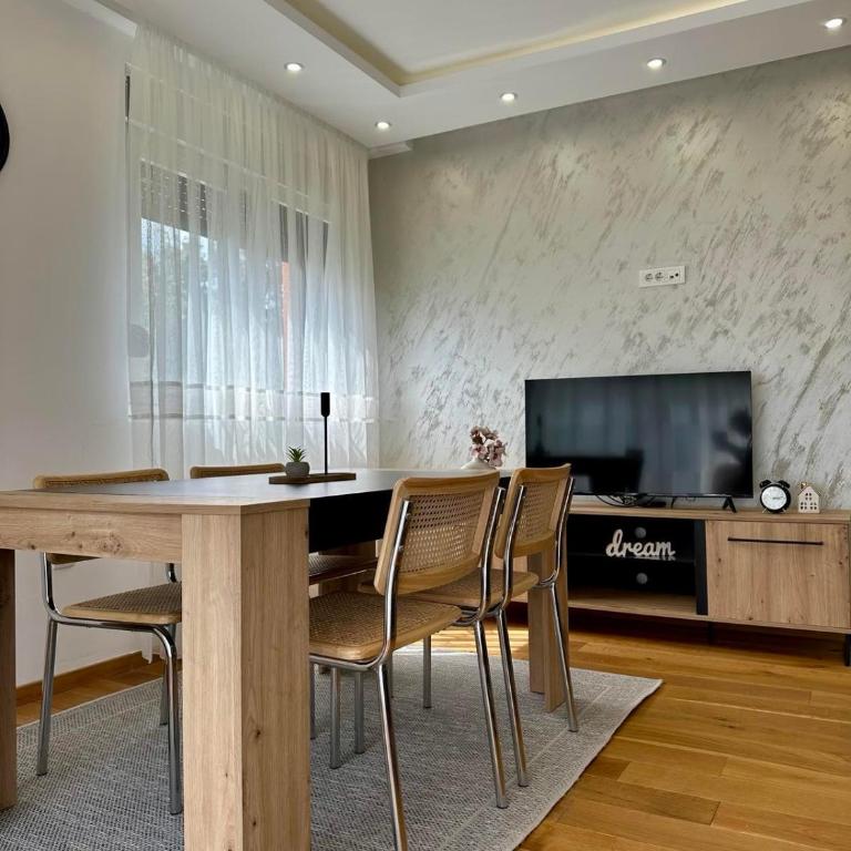 VIP House 5 - Apartman sa 2 Spavaće Sobe i Balkonom - 3