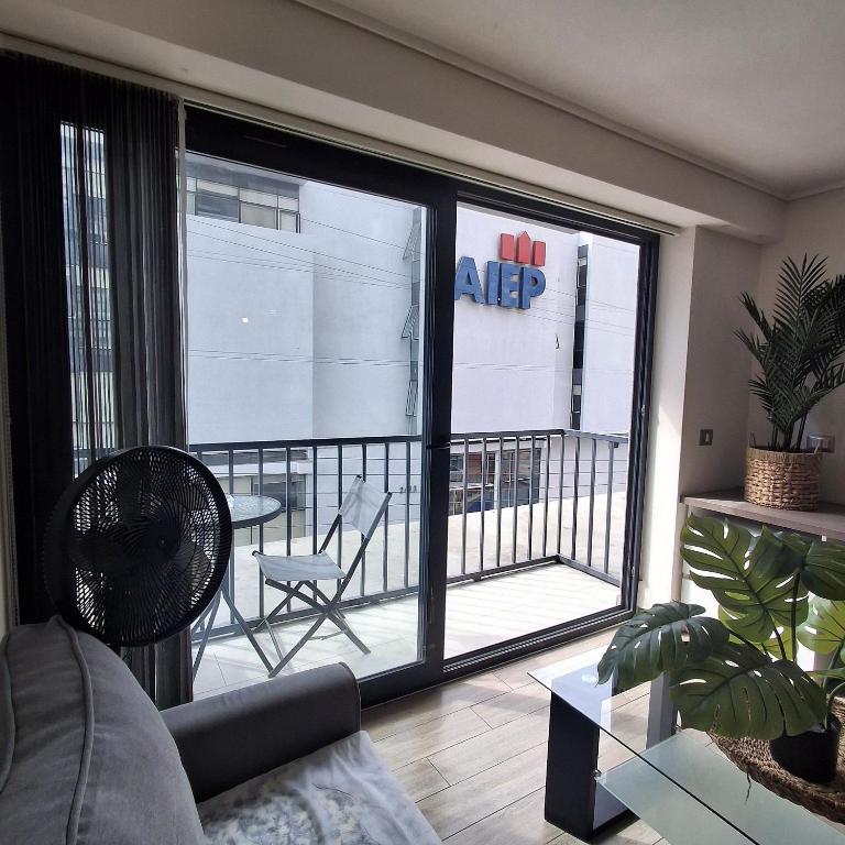 Departamentos Exclusivos con wifi, Cocina, TV Smart, toallas, Cowork, Central. San Martin 2406. - Estudio con vistas al mar - 19