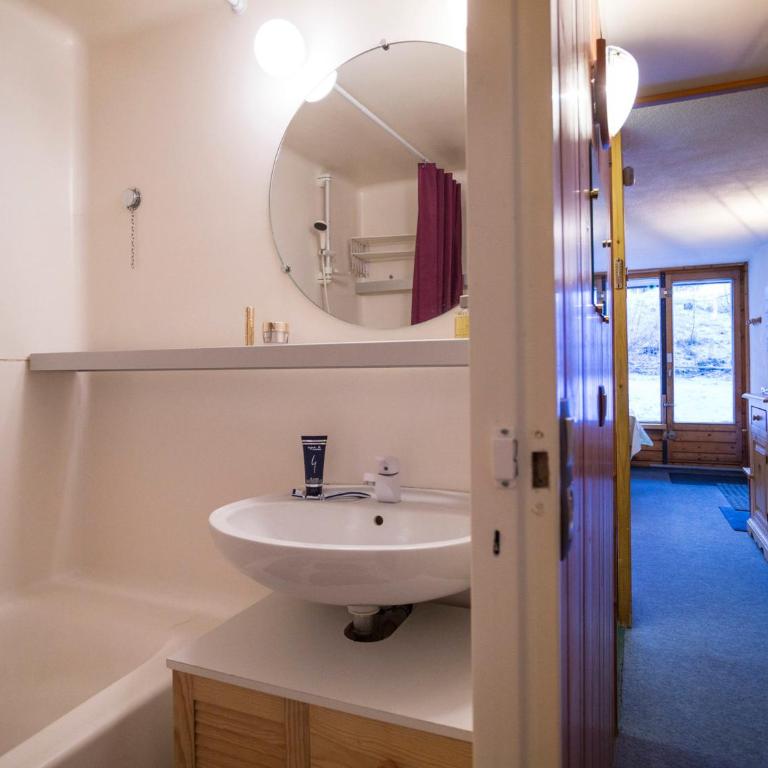 Studio rénové 5 pers, ski aux pieds, balcon, animaux admis - FR-1-346-436 - Studio - 7
