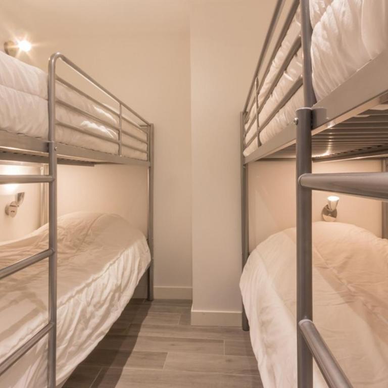 Appartement spacieux 4 pièces au centre station avec balcon pour 8 personnes - FR-1-346-400 - Appartement - 14