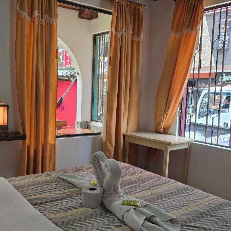 Santa Cruz Backpackers Hostal - Deluxe Queen Room - 2