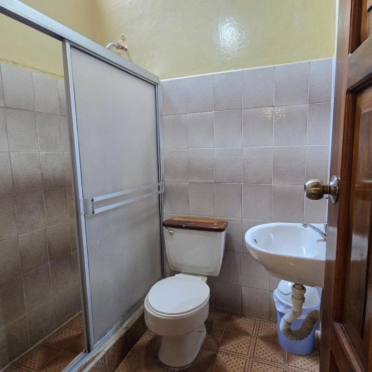 Santa Cruz Backpackers Hostal - Family Room with Private Bathroom - 4