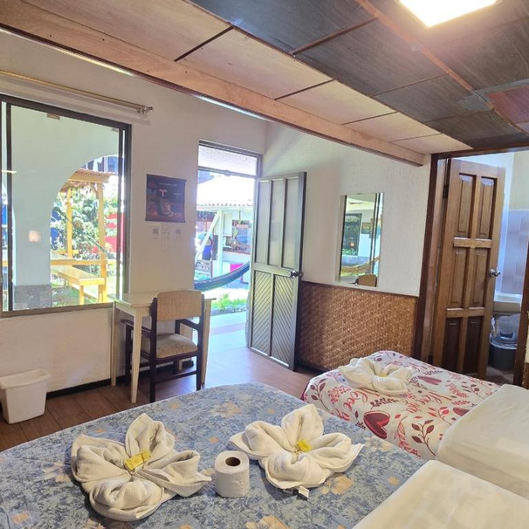 Santa Cruz Backpackers Hostal - Family Room with Private Bathroom - 9