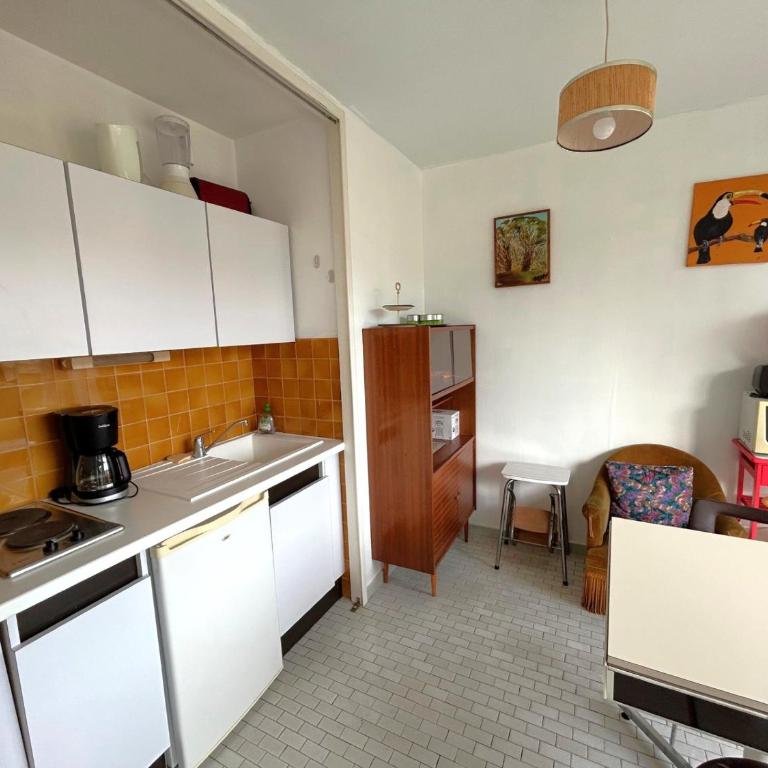 Studio avec balcon et parking en bord de plage - FR-1-837-77 - Studio - 8