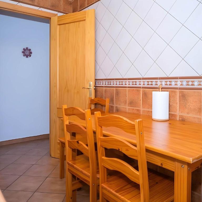 Casa con terraza cerca del pueblo solo alquilamos a familias - Casa - 6