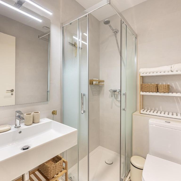 Modern Golf Oasis Mijas Pool, Terrace & Parking - Apartamento - 3