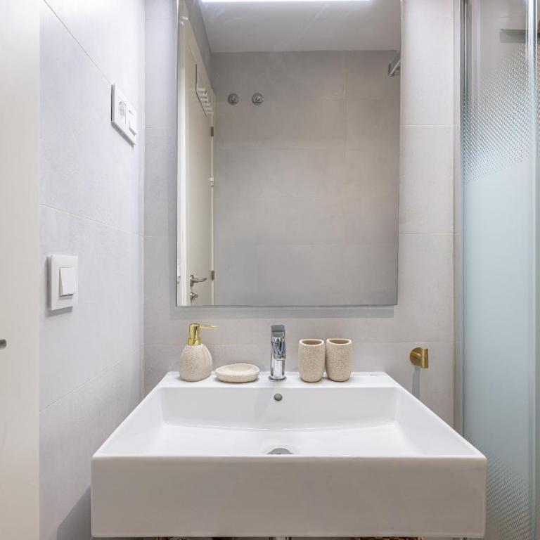Modern Golf Oasis Mijas Pool, Terrace & Parking - Apartamento - 21