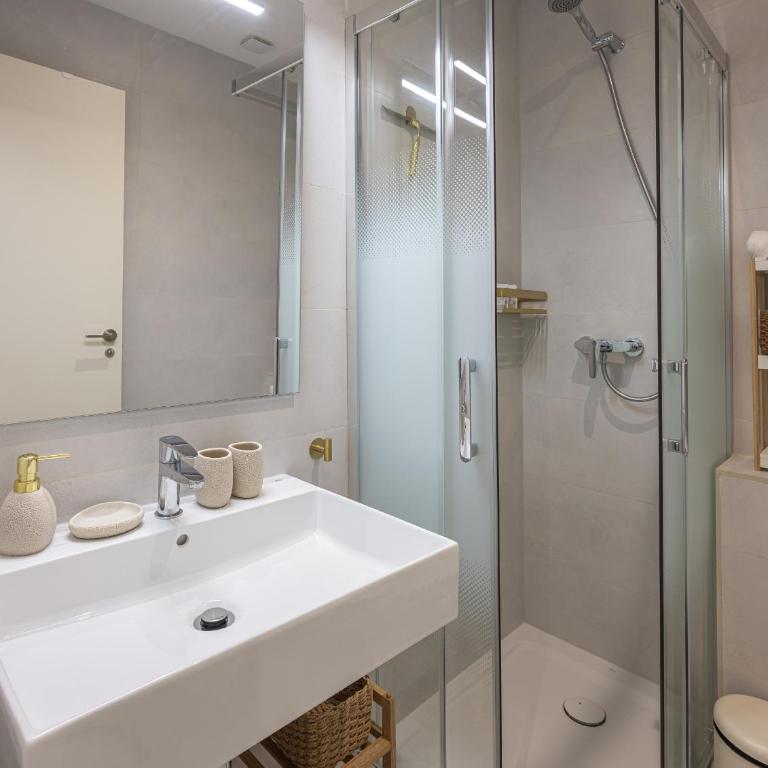 Modern Golf Oasis Mijas Pool, Terrace & Parking - Apartamento - 22