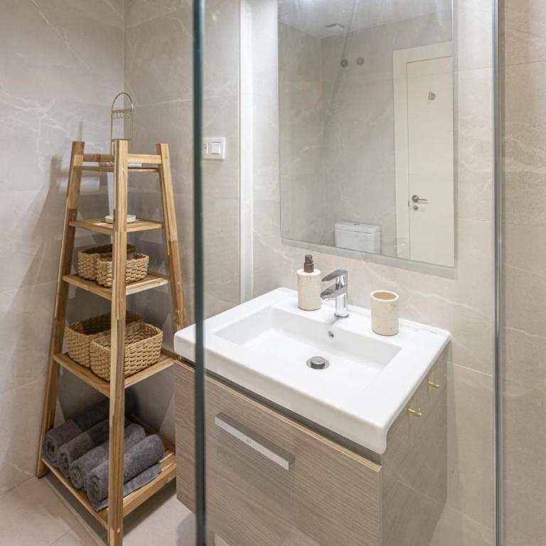 Modern Golf Oasis Mijas Pool, Terrace & Parking - Apartamento - 26