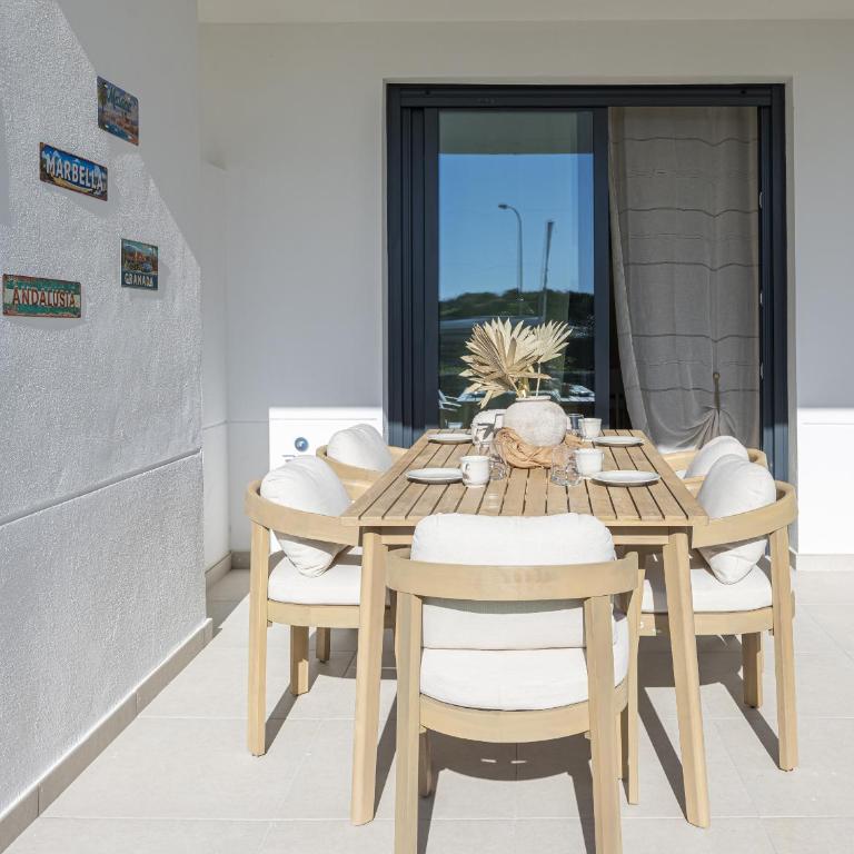 Modern Golf Oasis Mijas Pool, Terrace & Parking - Apartamento - 45