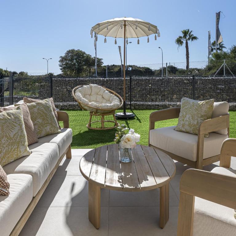 Modern Golf Oasis Mijas Pool, Terrace & Parking - Apartamento - 57