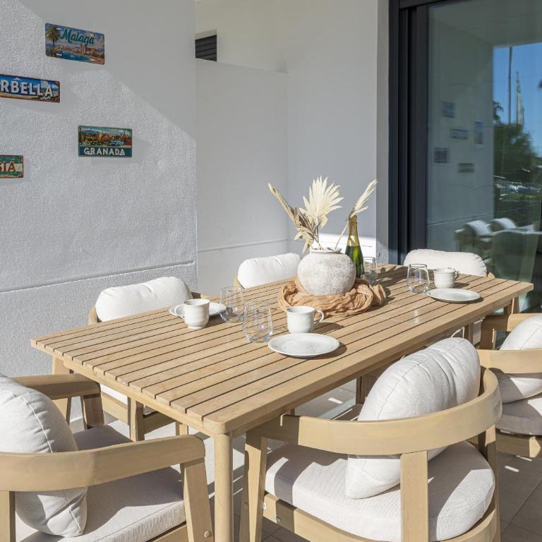 Modern Golf Oasis Mijas Pool, Terrace & Parking - Apartamento - 63