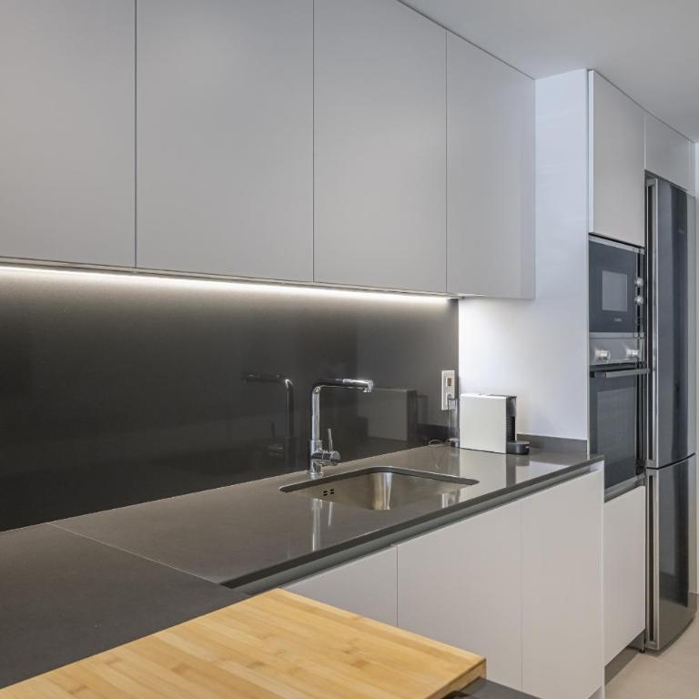 Modern Golf Oasis Mijas Pool, Terrace & Parking - Apartamento - 77