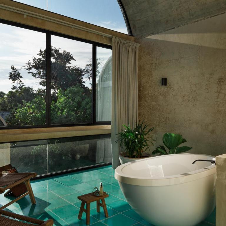 Serena Hotelito Boutique - Suite with Spa Bath - 2