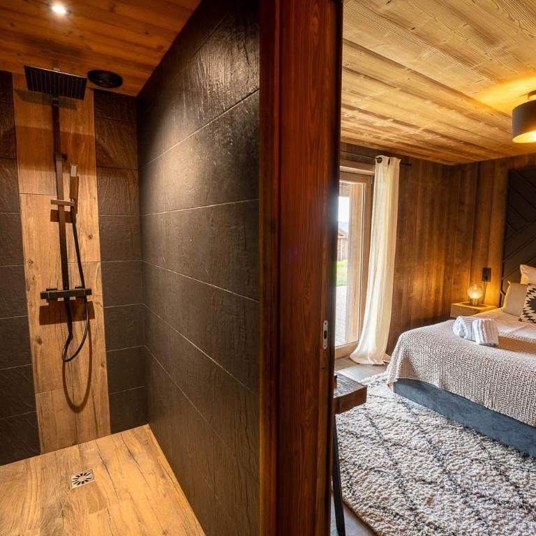 Perle Noire chalet dexception avec jacuzzi et saun - Maison de Vacances - 17