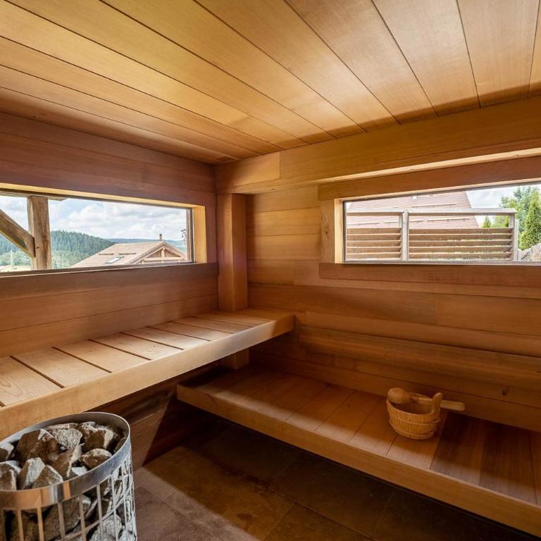 Perle Noire chalet dexception avec jacuzzi et saun - Maison de Vacances - 35